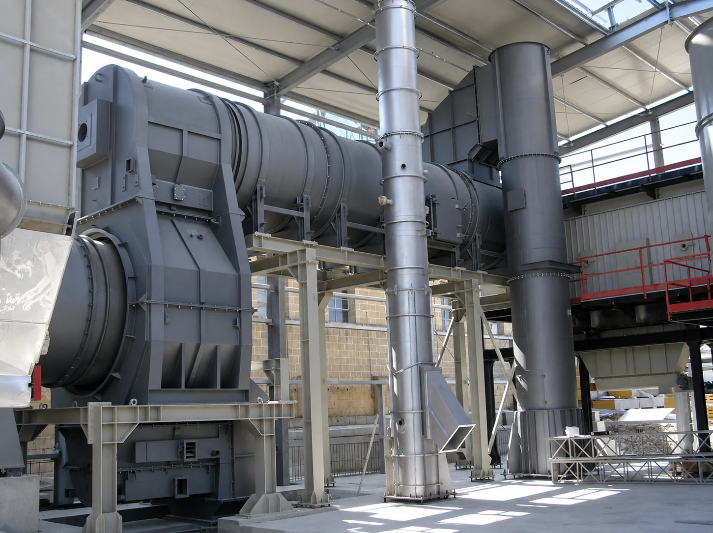 Four rotatif industriel d’incinération intégré à une ligne thermique